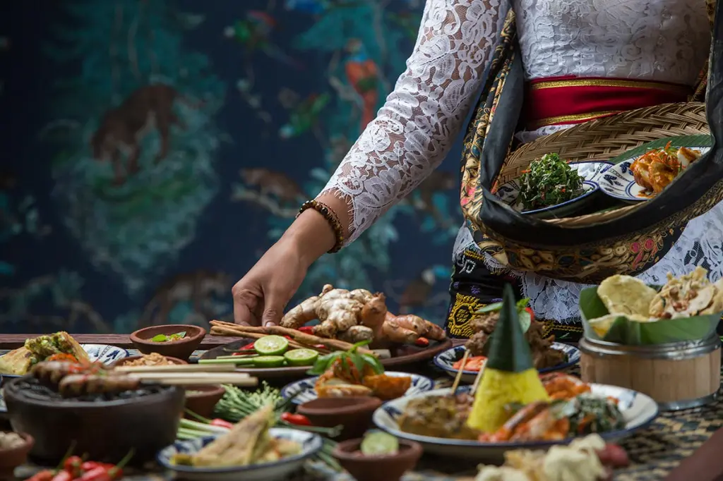 10-must-try-balinese-foods-and-local-delights-by-finns-bali.webp