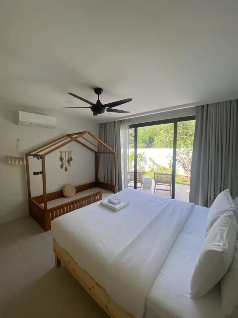 villa amour bedroom 2 3.webp