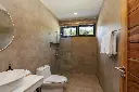 villa amour bathroom 3.webp