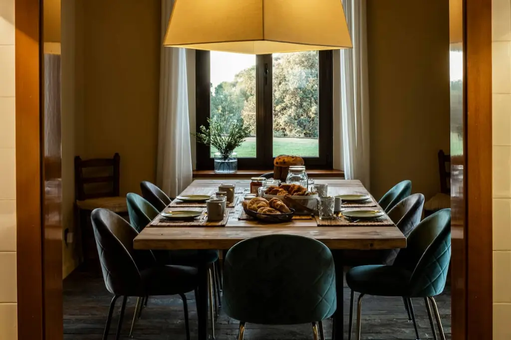 dining1.webp