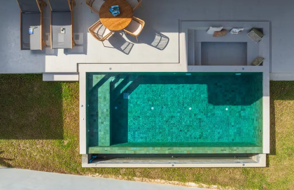 villa amour from above.webp
