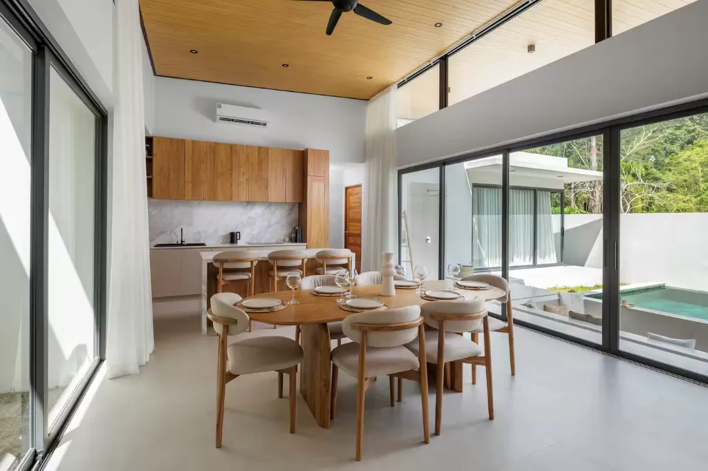 villa amour kitchen 2.webp