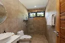 villa amour bathroom 3.webp