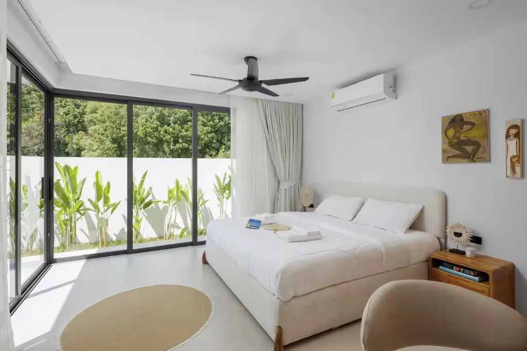 villa amour bedroom 1.webp