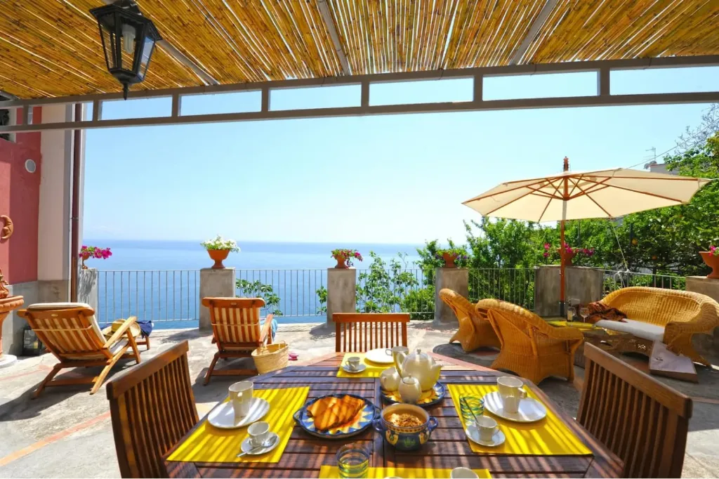 3 nights in Amalfi Coast in stunning sea view apartment for two people