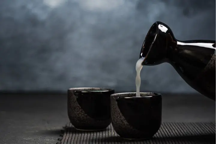 The Ultimate Sake  Discovery Box (inc. 6 Bottles of Sake)