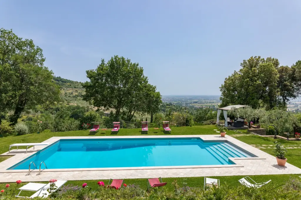 [EXD00180] Tuscan Villa Escape for 8 – 7 Nights of Timeless Beauty including Private Chef