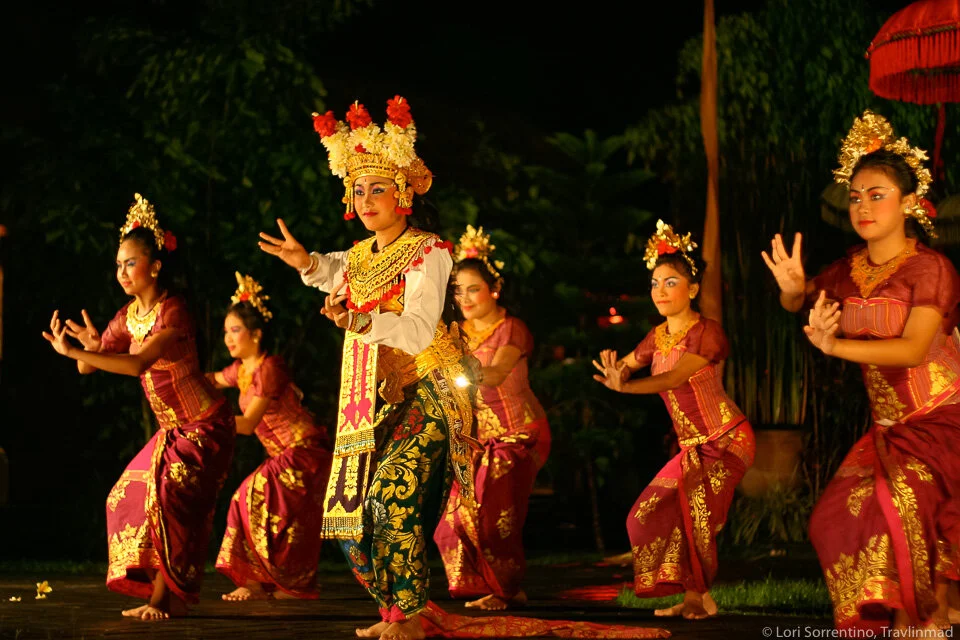 [EXD00188] Bali’s Ultimate Culinary & Dance Spectacle – 7 Nights for 10 Guests in a Luxury Villa with Private Feast & Traditional Performance